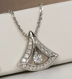 versatile full diamond rose gold small skirt hollow full diamond necklace xla71