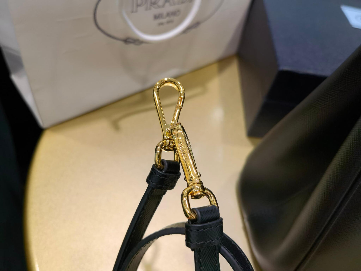 1ba863 28cm galleria handbag shoulder bag black