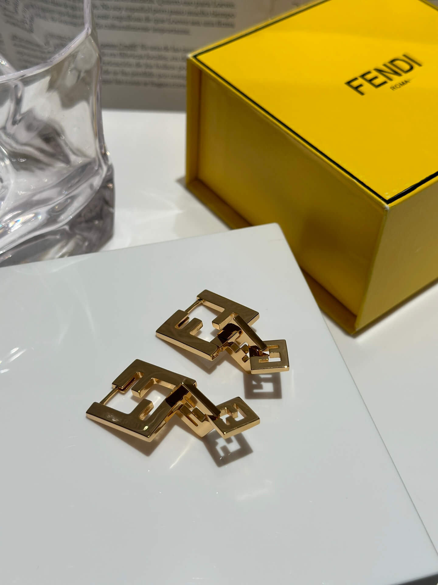 2023 new fashion light luxury fashion diamond earrings exquisite niche ehc28