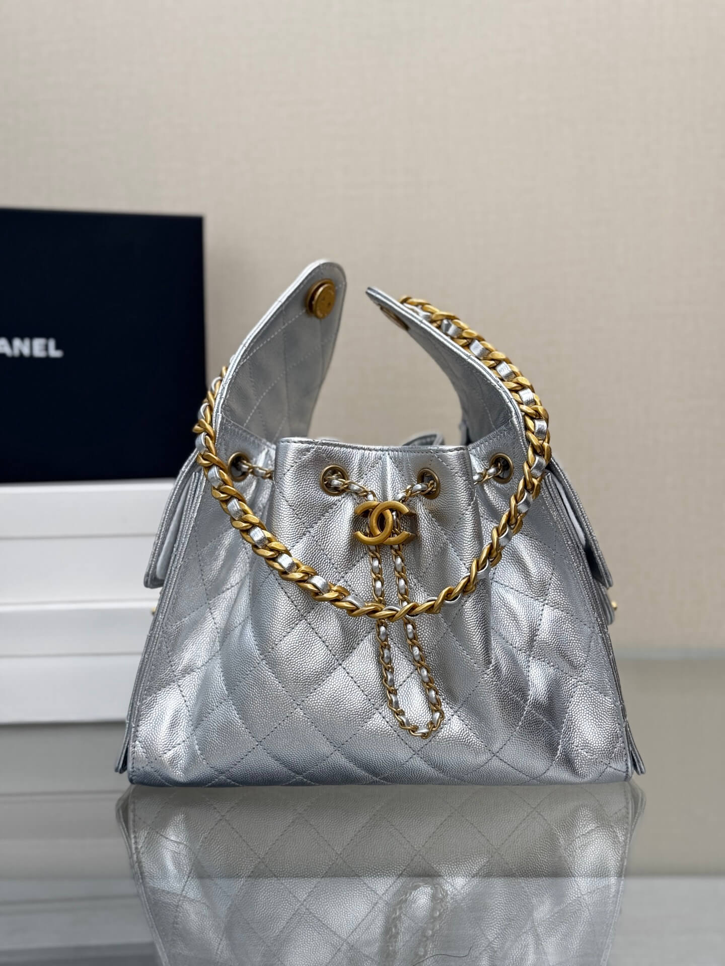 CHA 25 SMALL HANDBAG AS5293 Caviar Calfskin silver