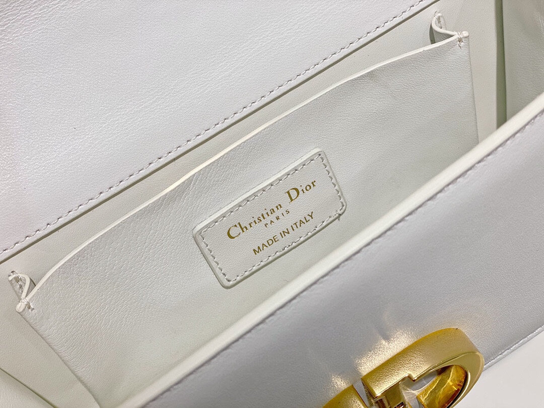 9011 30 montaigne east west white shoulder bag cross body bags