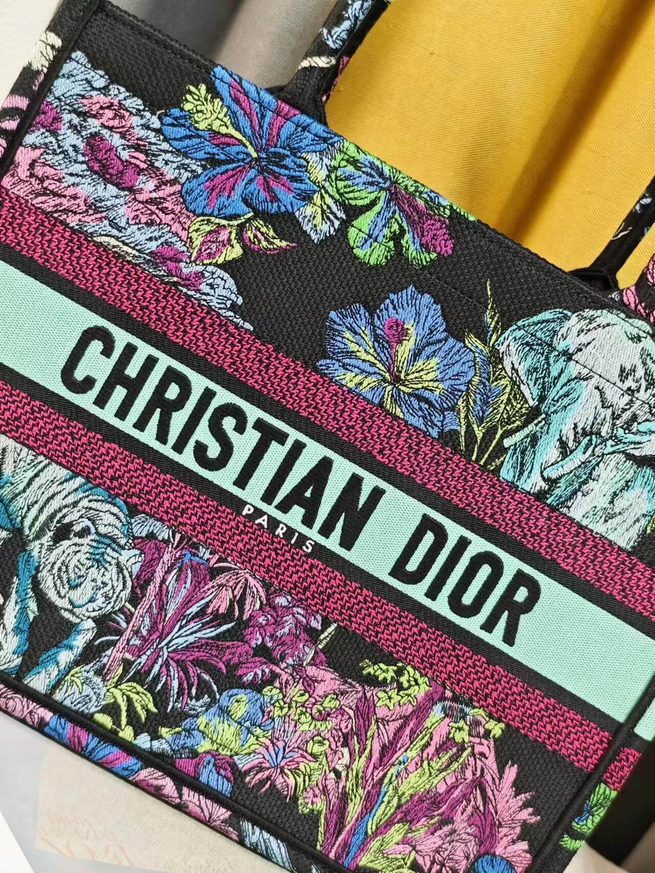 Do book tote black big handbag 1286 embroidery logo black light green