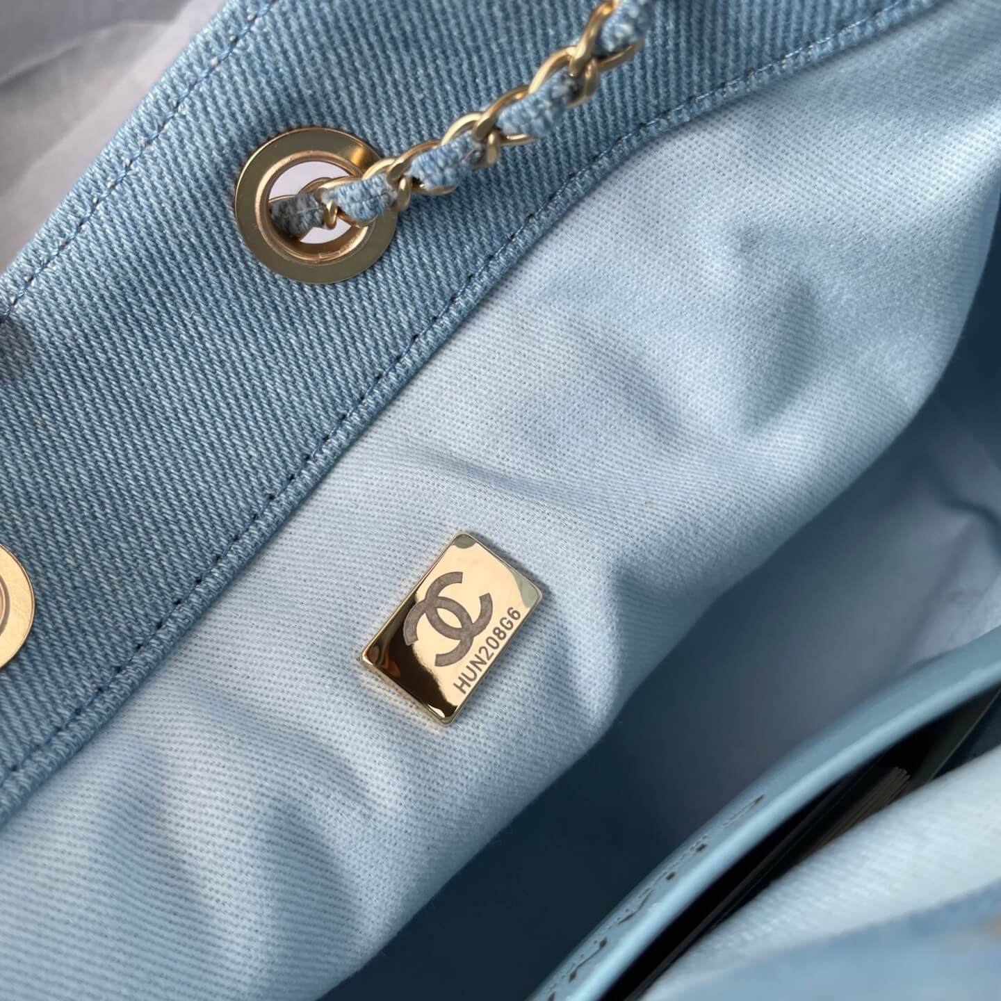 CHA 25 SMALL HANDBAG AS5293 Blue Washed Denim