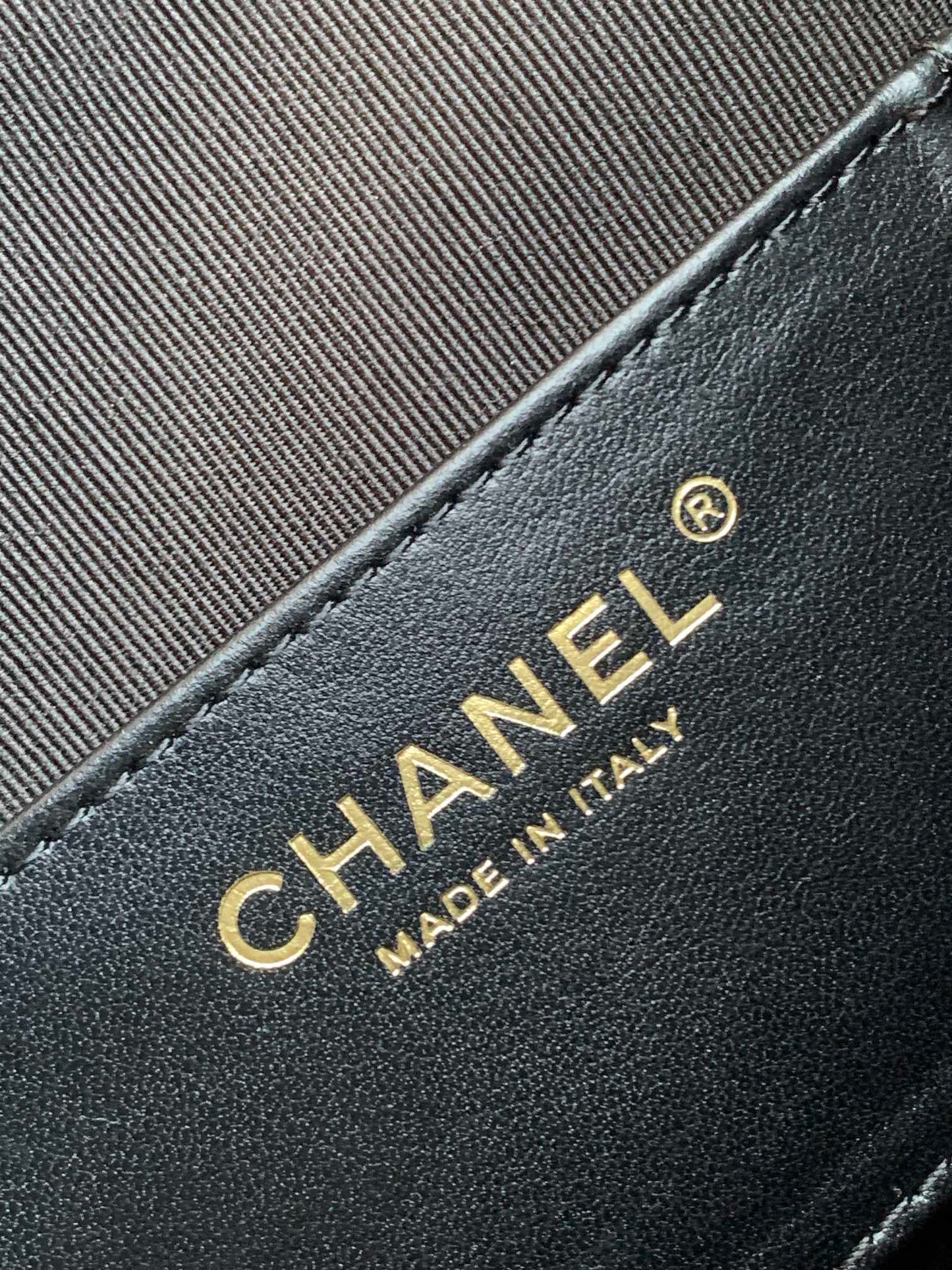 CHA 25 SMALL HANDBAG AS5293 BLACK LEATHER