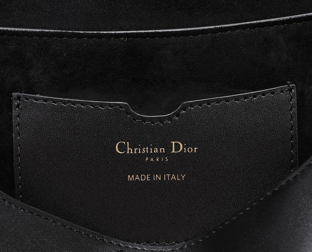d2029 bobby east west subaxillary bag black cowhide bobby