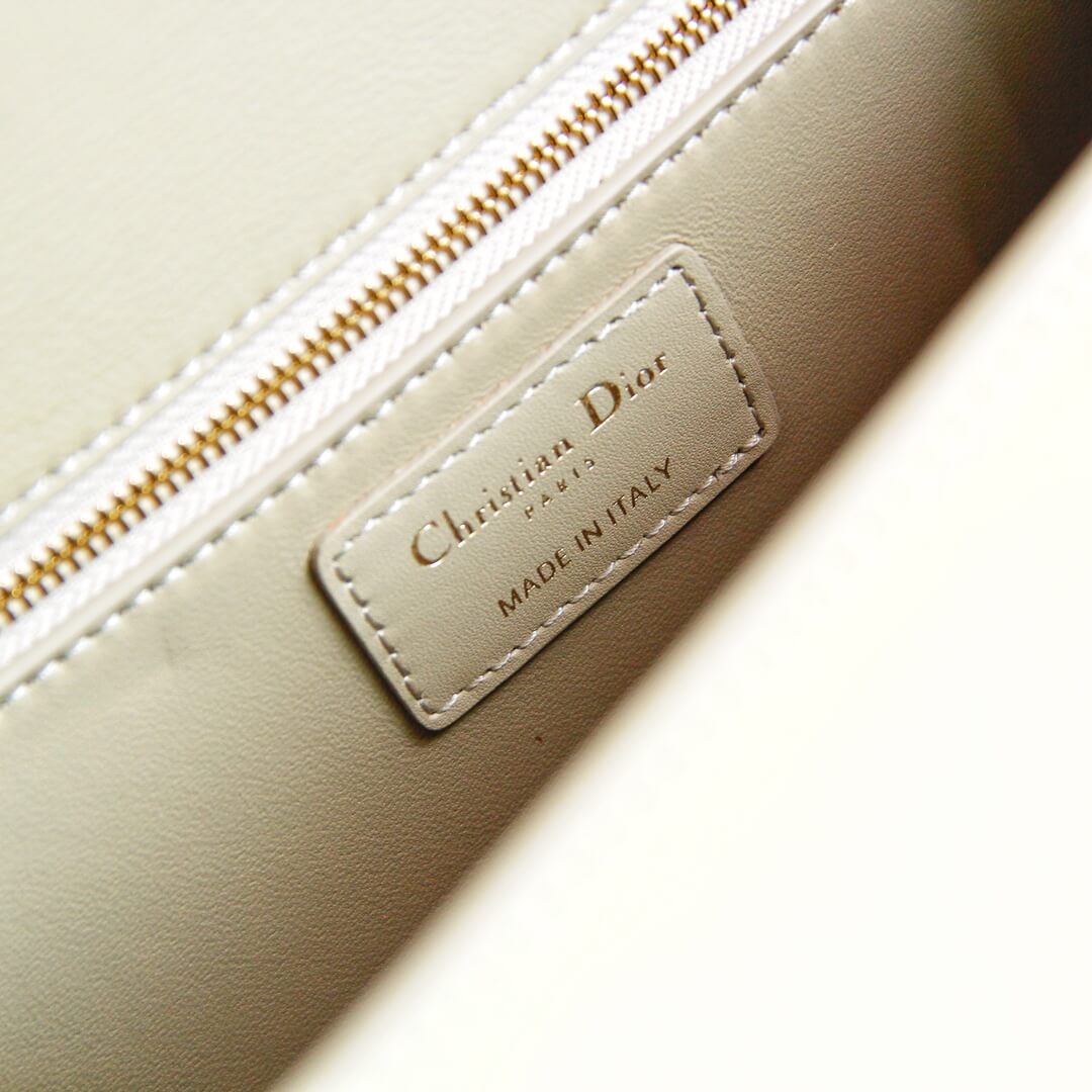 d9006 30 montaigne shoulder bag cross body bags dirty white cowhide real leather 24cm