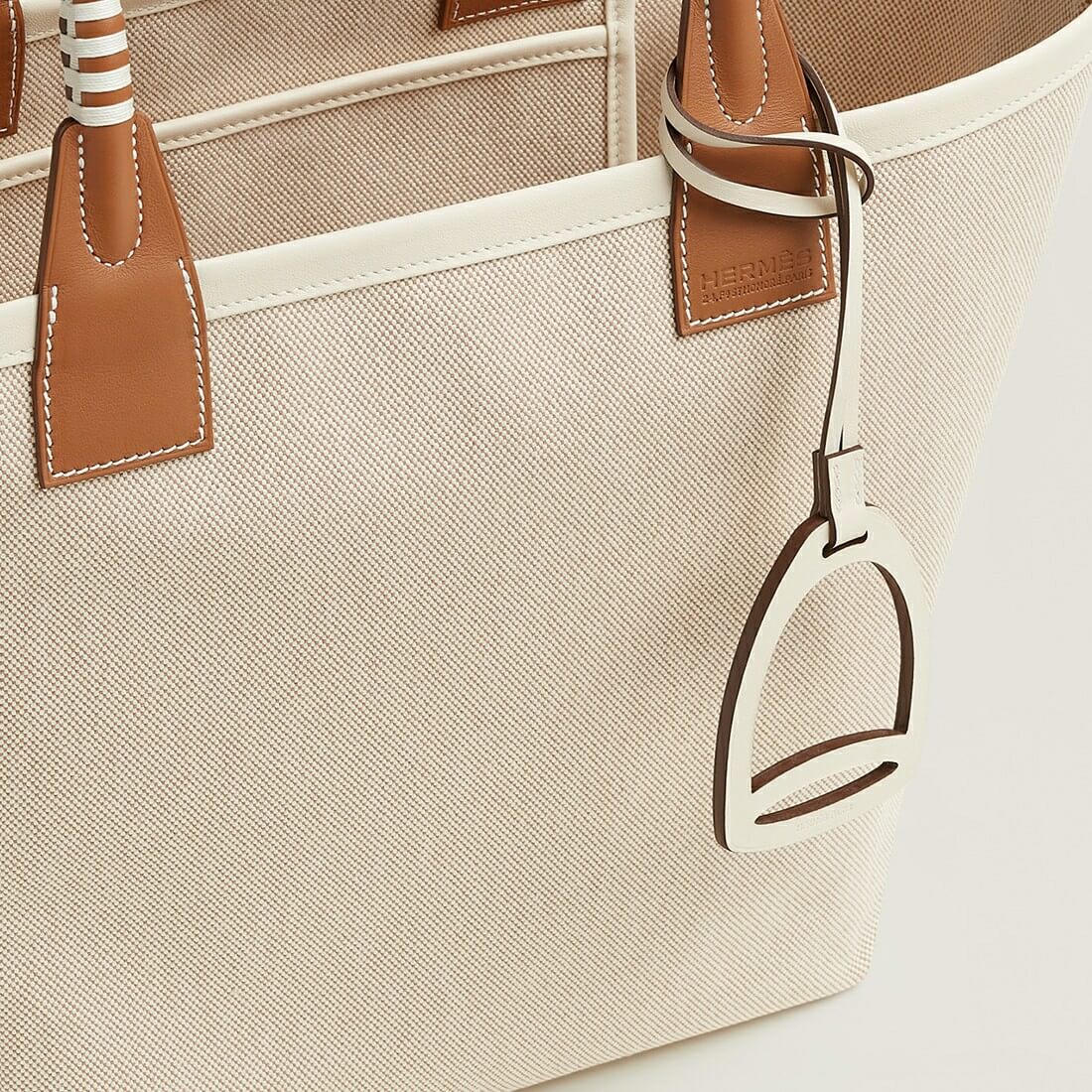 hm steeple 25 handbag h plume canvas swift calfskin hm24030701 white