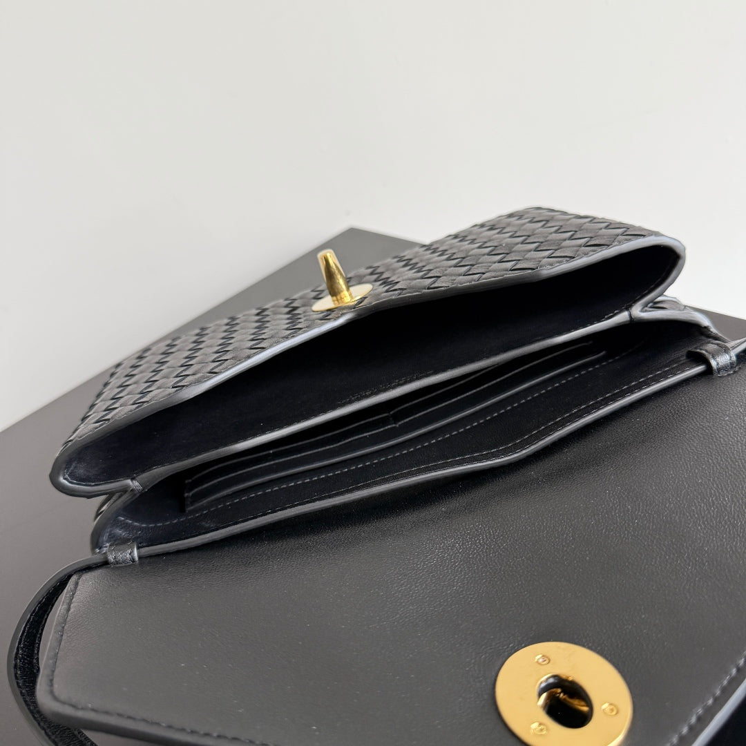 BOTTEGA VENETA 2025 New Product KNOT LOCK Crossbody Bag Black 817191