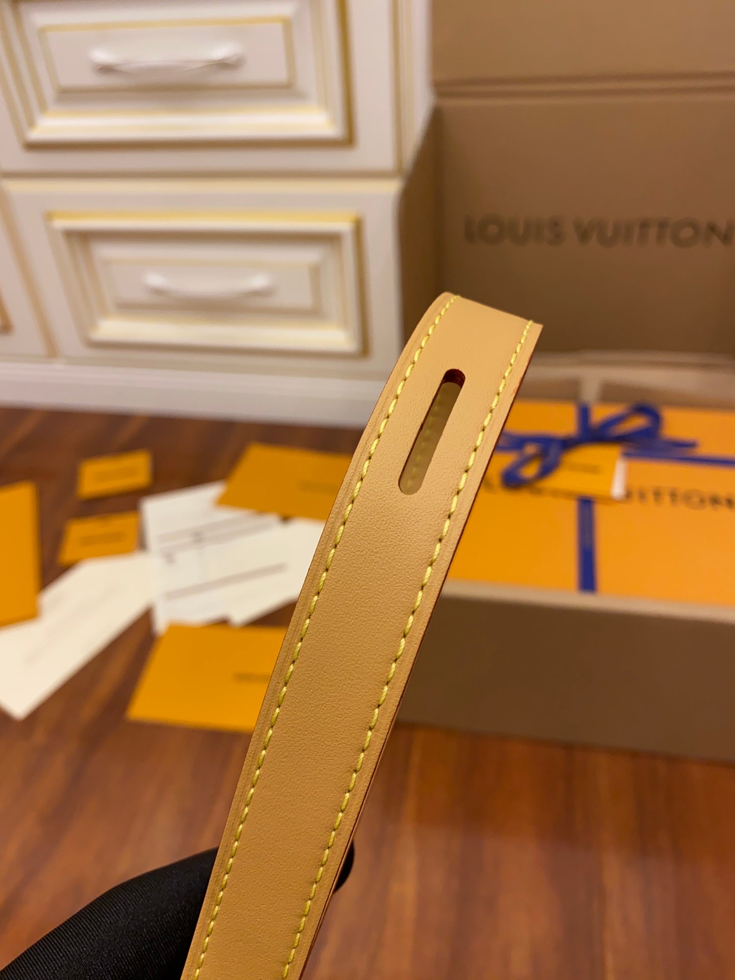 m52294 boite chapeau souple shoulder bag crossbody