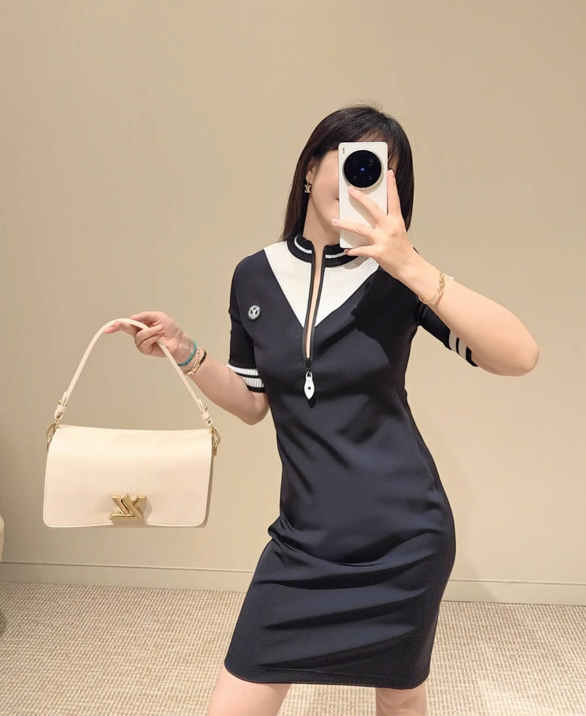 lv m25359 soft twist white handbag