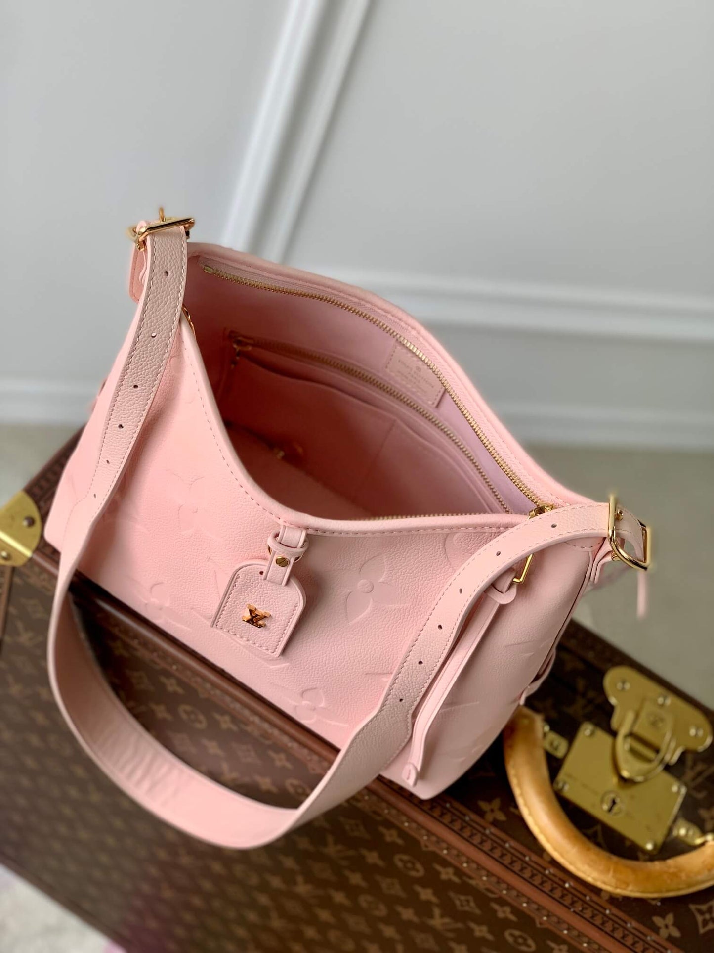 lv carryall pm pink shoulder bag m46288