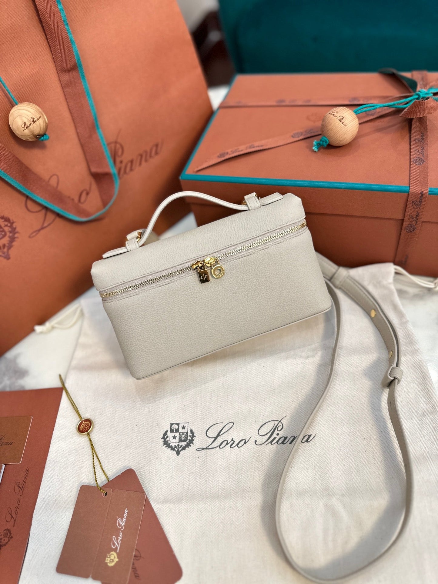 loro piana extra poket l27cm grey
