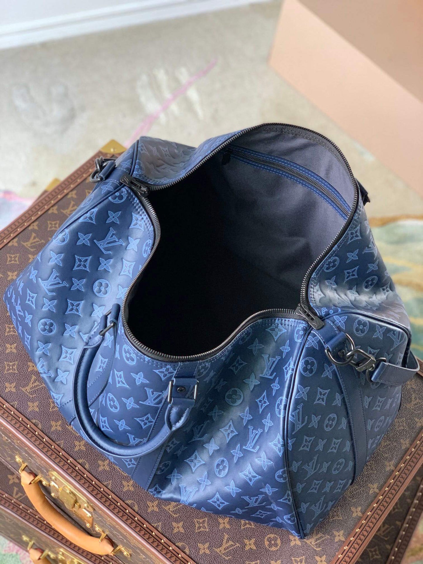 m45731 keepall bandouliere 50 monogram shadow blue