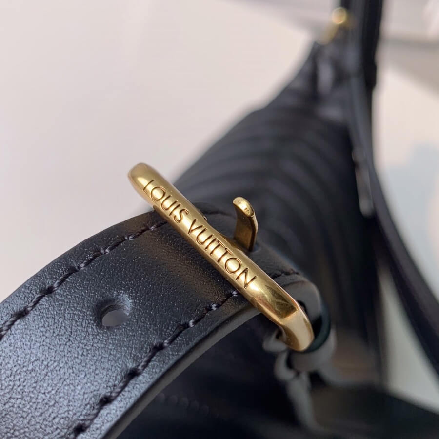 m53750 bumbag wave fanny pack chest bag mens bag black lambskin