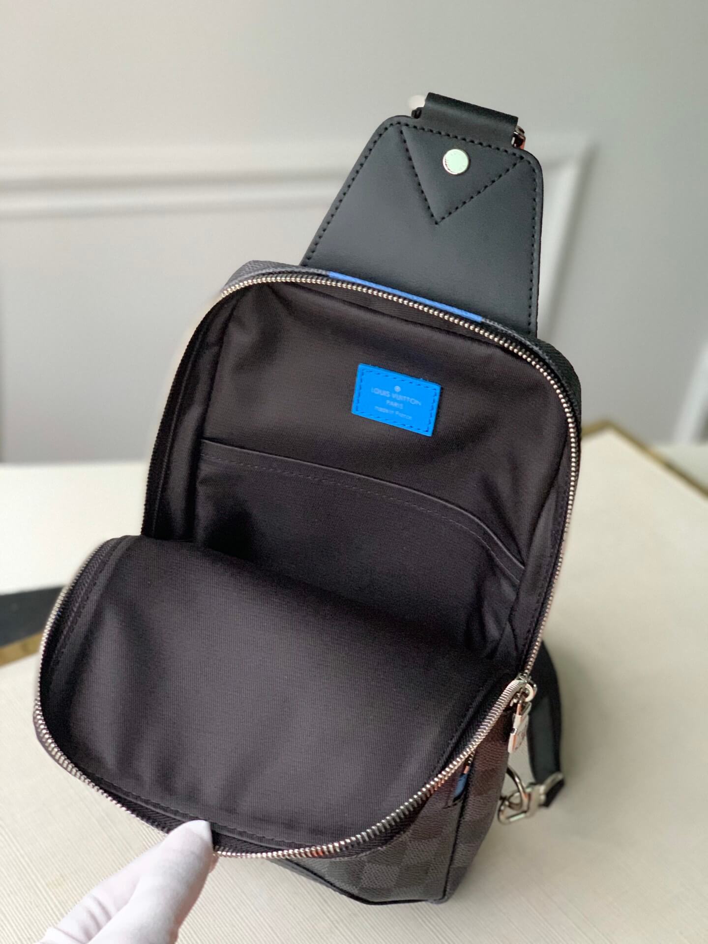 n40403 avenue damier graphite giant chest bag cross body bags blue calfskin mens bag