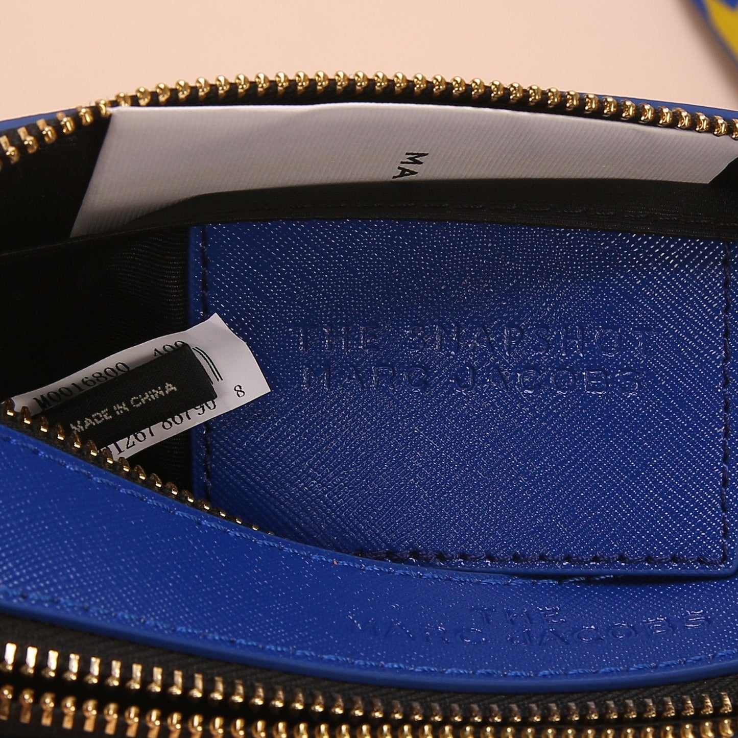 snapshot no123 blue yellow