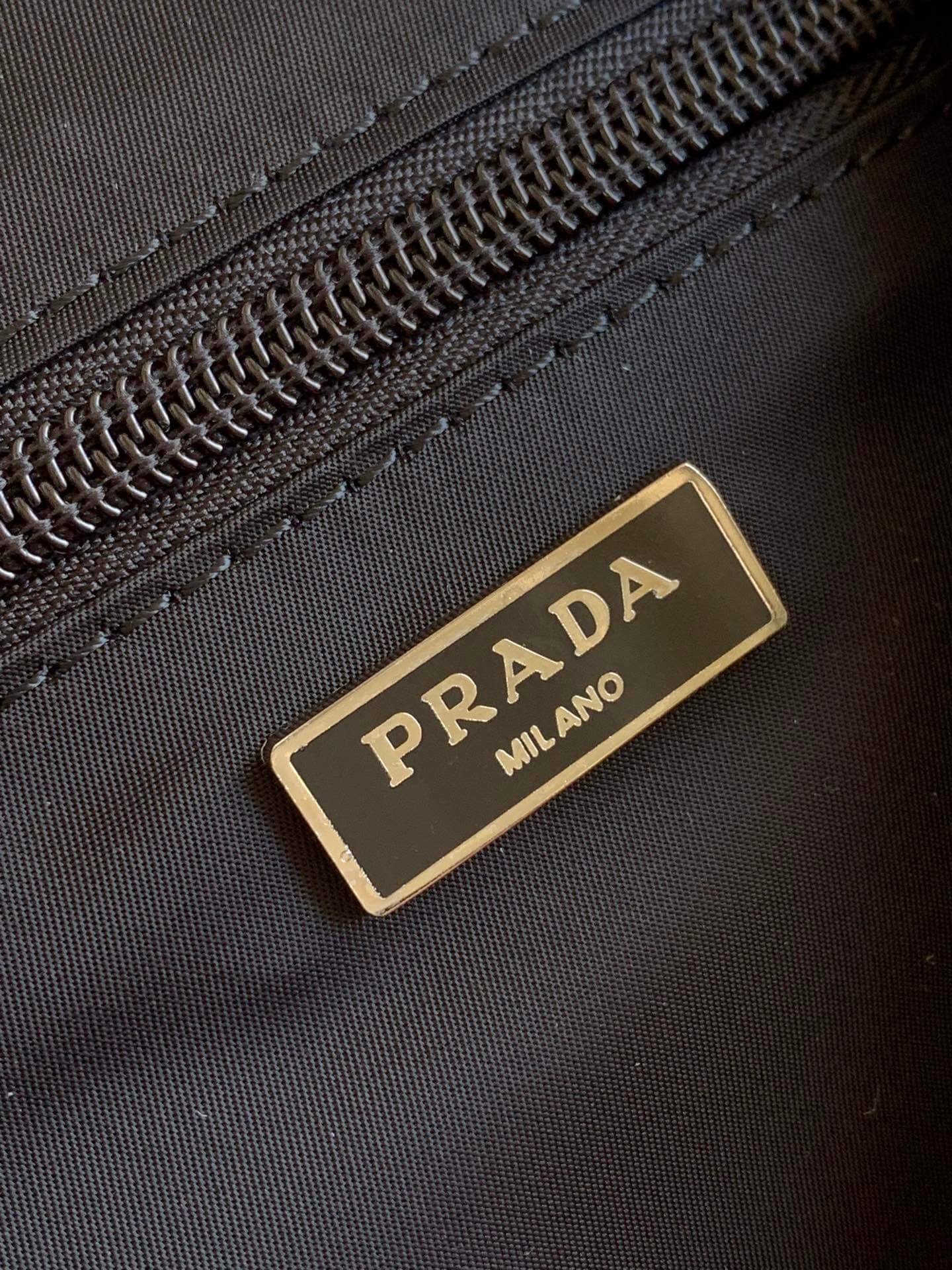 pra 1bd313 black small padded re nylon shoulder bag