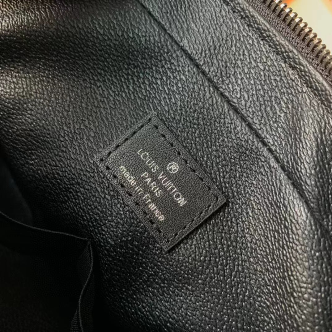 m43383 toilet pouch gm monogram black 24cm 1