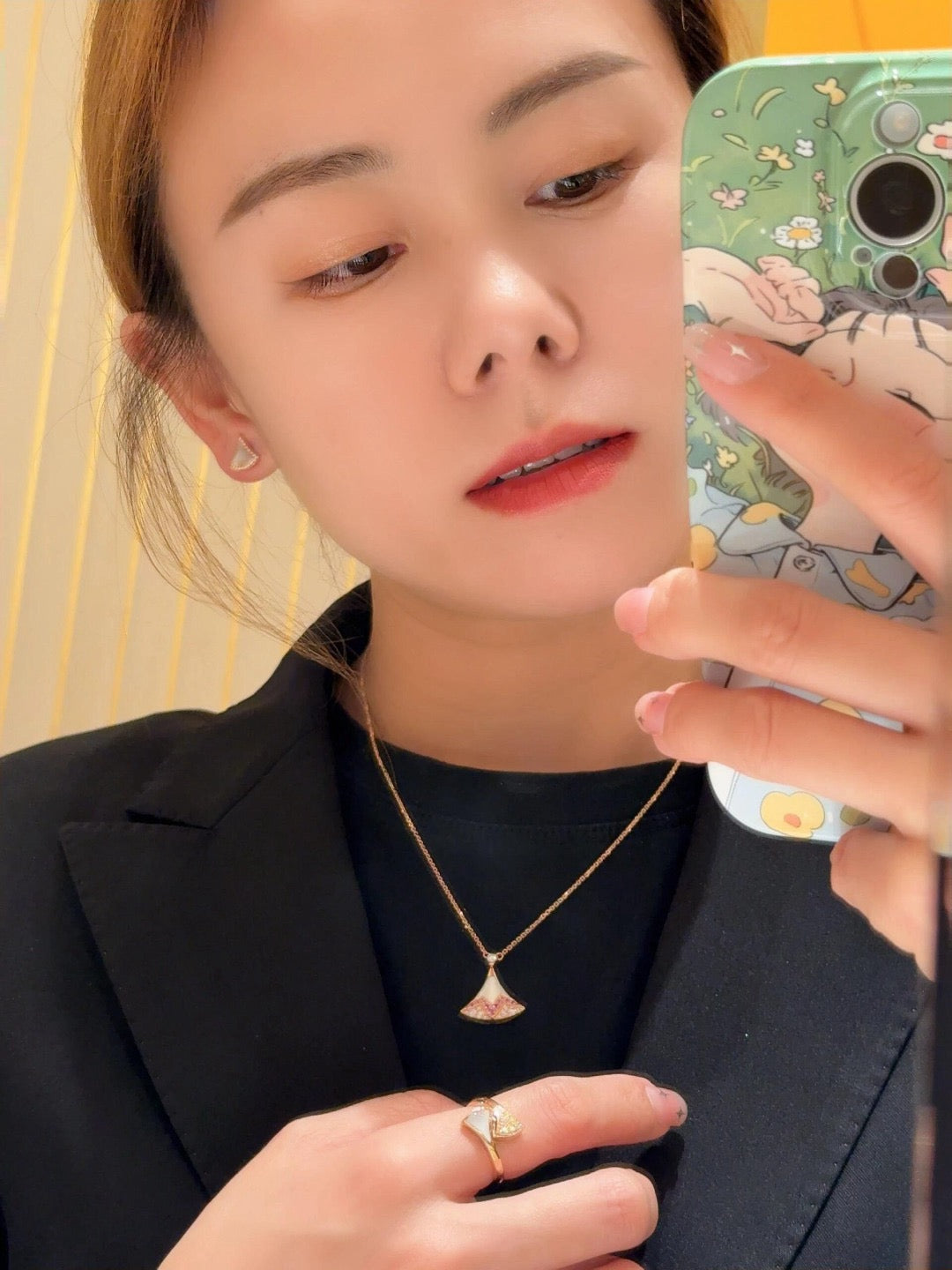 BVLGARI Necklace White Shell MLD10053