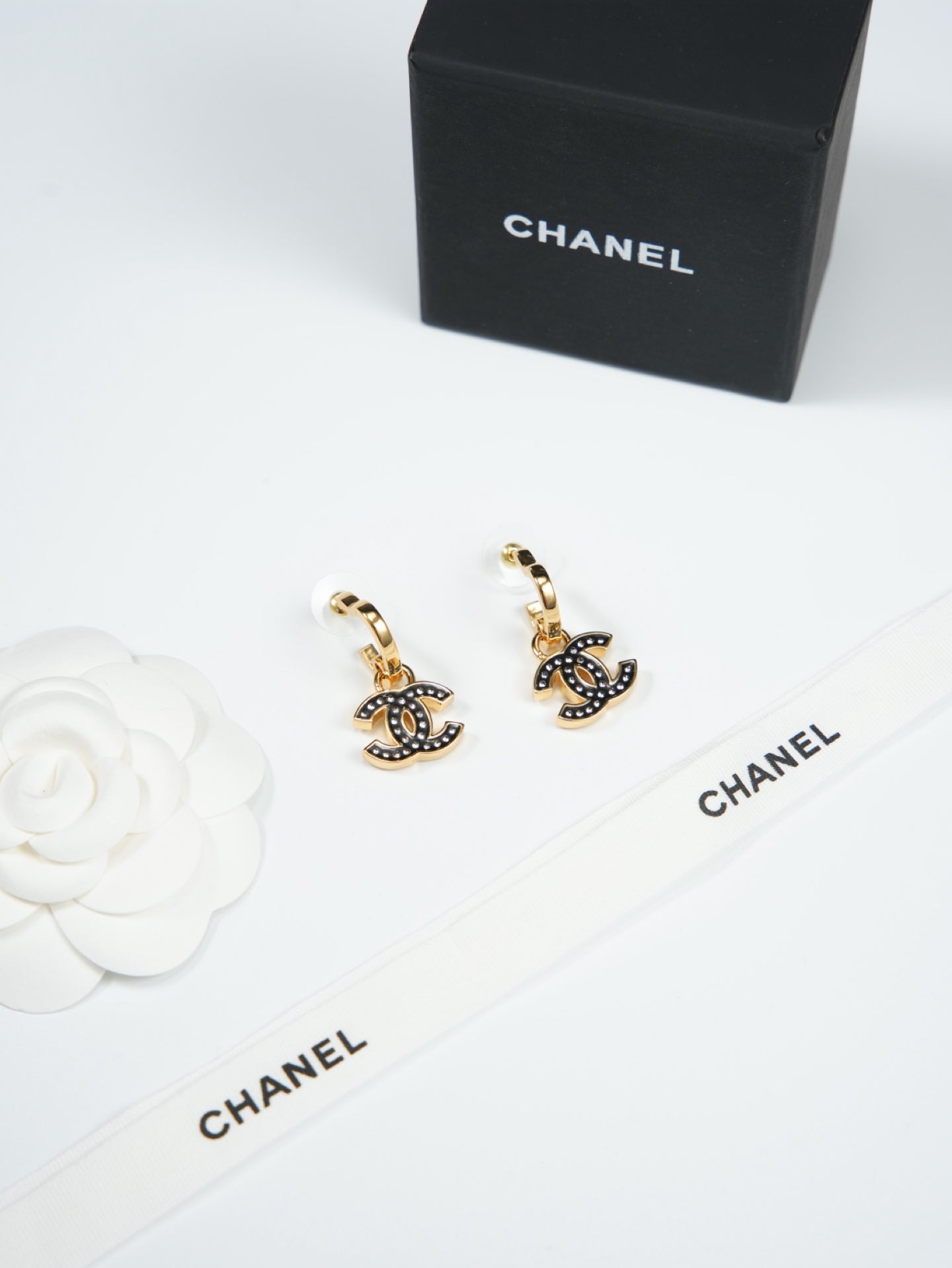 Chanel earrings gold MLD10051