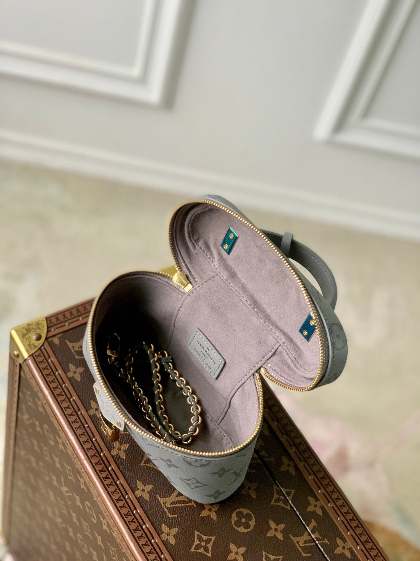 m12427 vanity chain pouch monogram shoulder bag gray