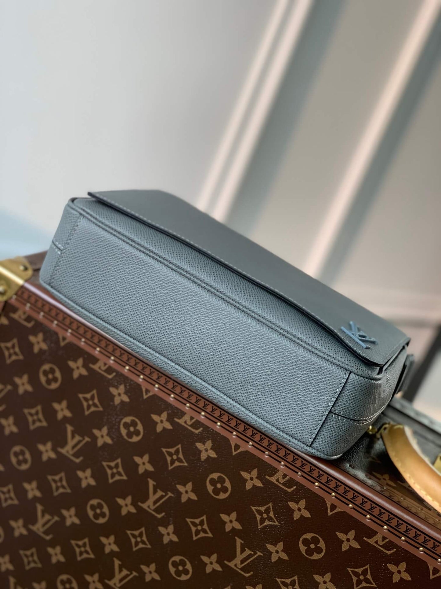 m30851 district pm taiga 26cm grey man bag