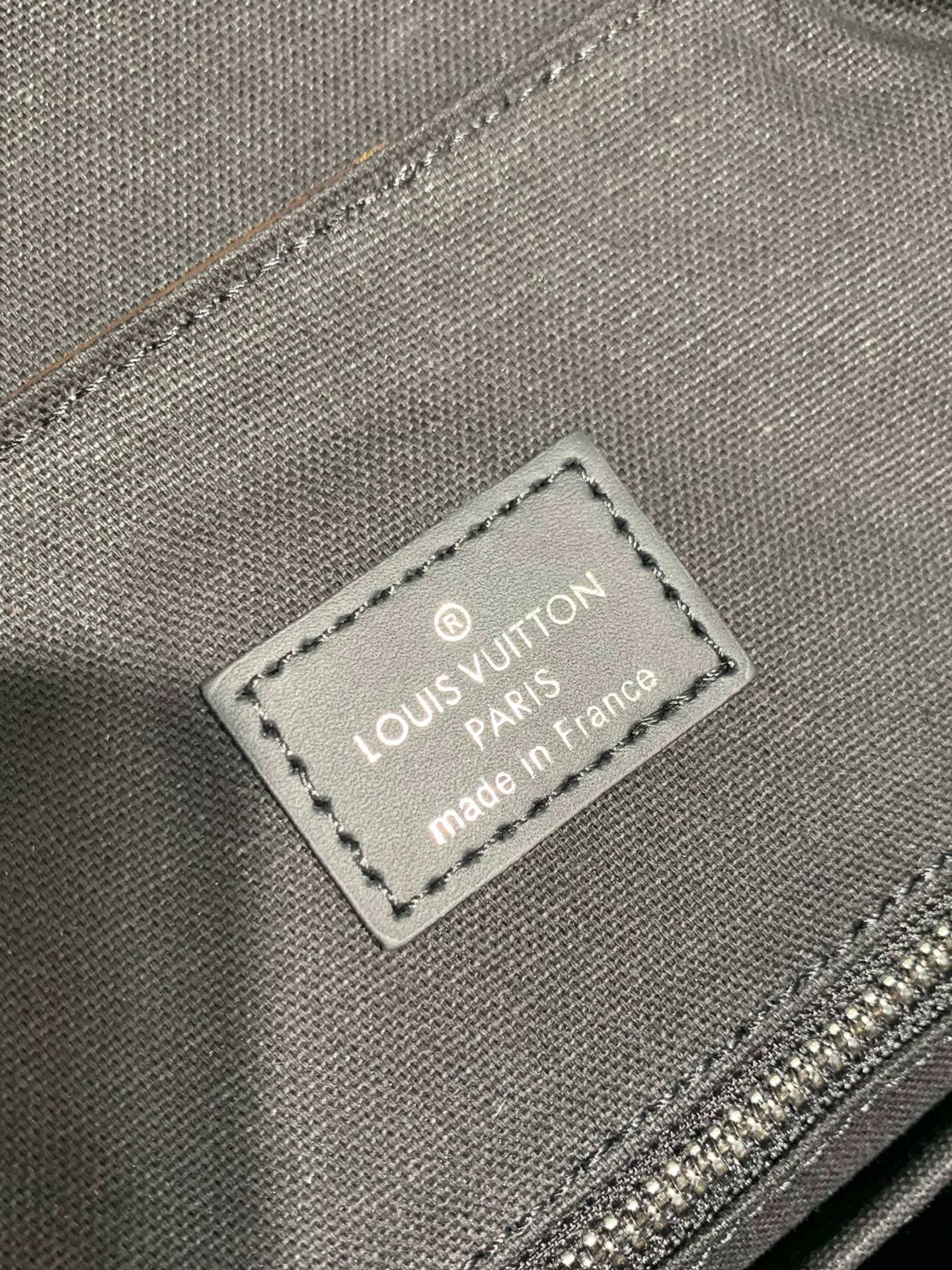 m43735 christopher pm 32cm monogram eclipse reverse