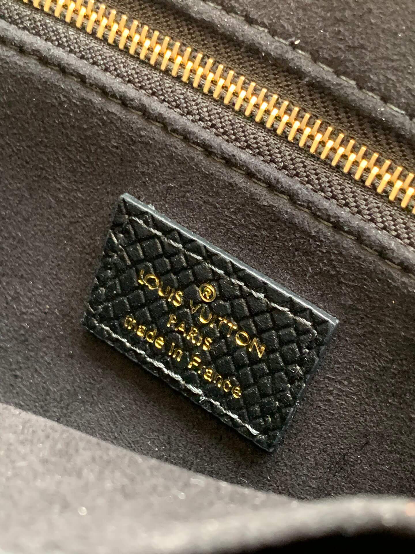 m45653 onthego pm monogram empreinte leather black giant monogram 25cm