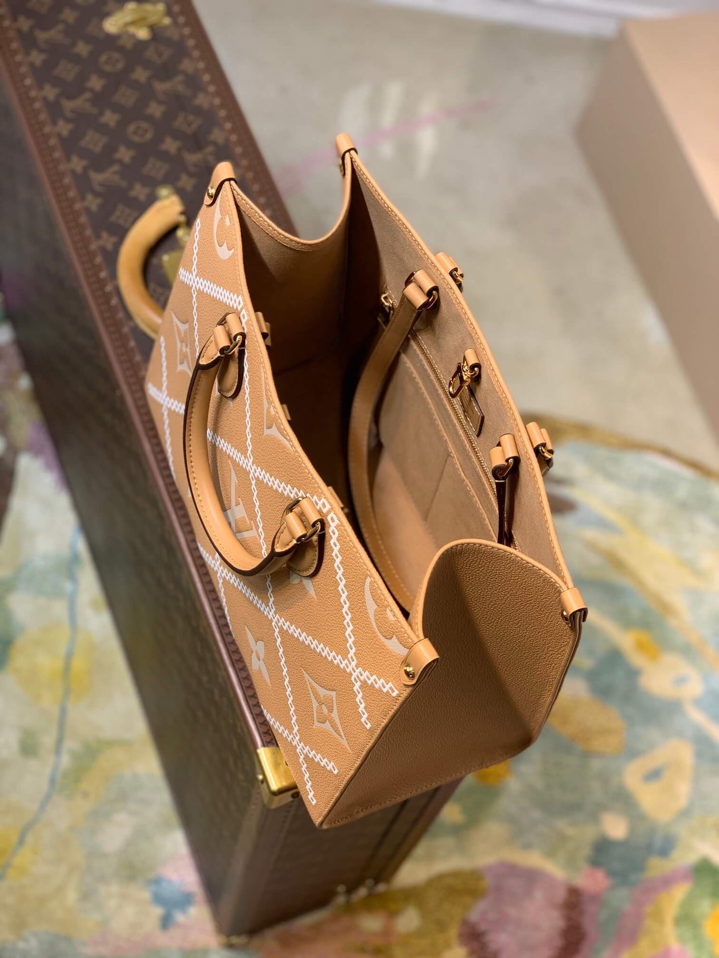 m46015 onthego onthego monogram empreinte 35cm yellow