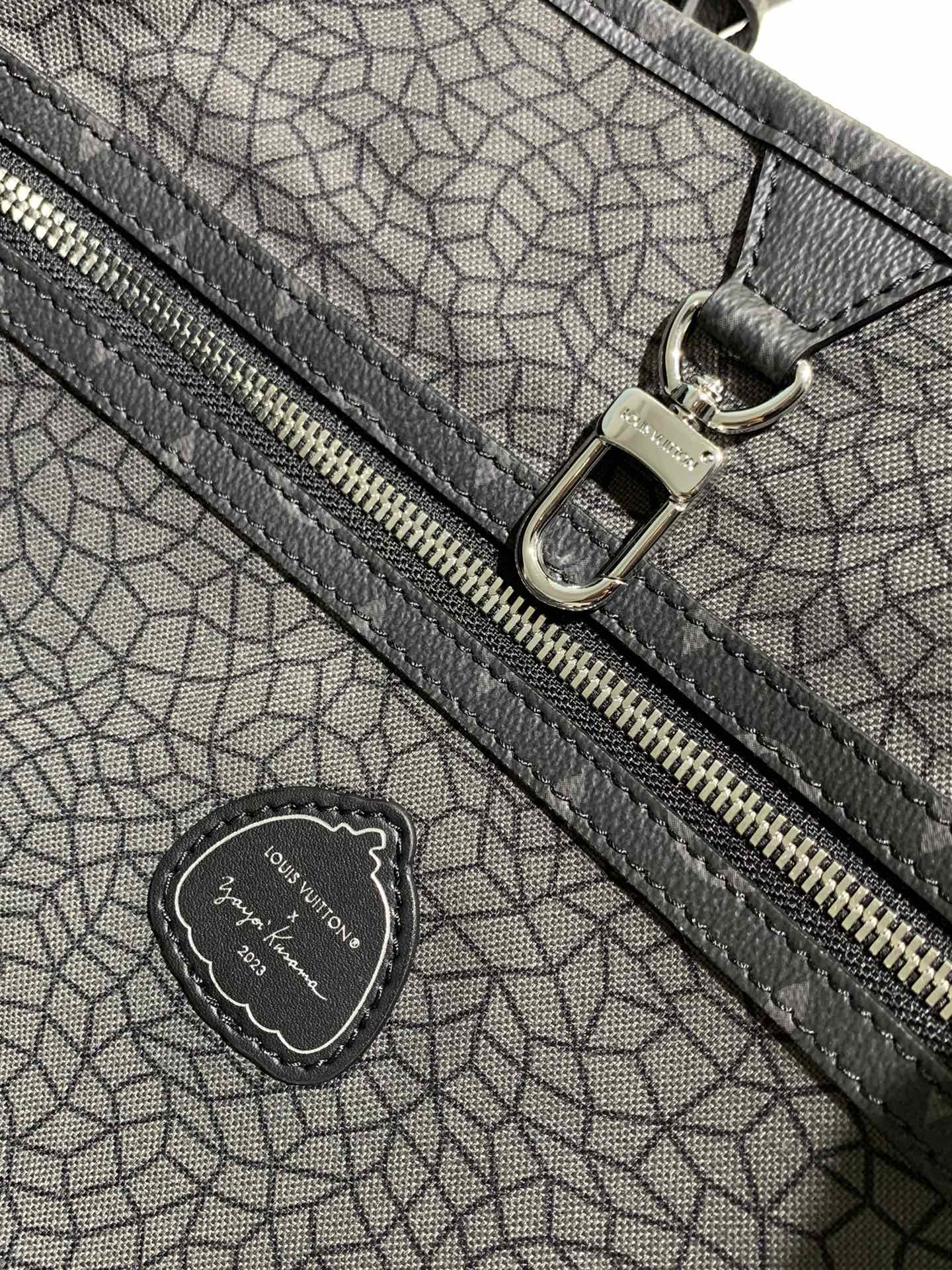 m46434 lu x yk weekend tote monogram eclipse reverse 43cm monogram eclipse reverse coated canvas with colorful pumpkin print