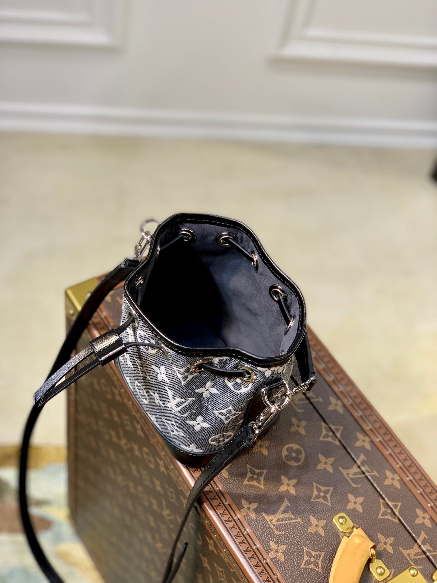 m46449 mini bucket bag cruise monogram 16cm grey