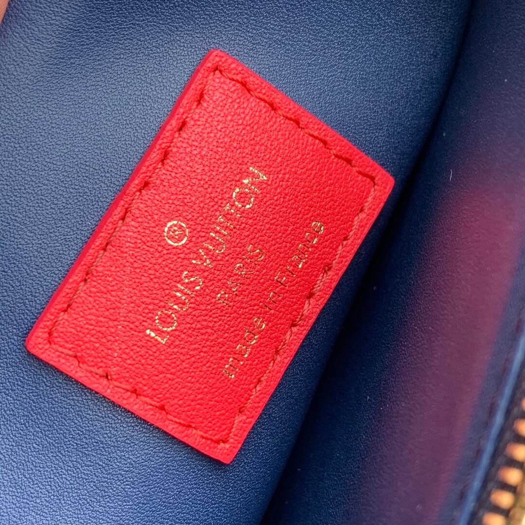 m57790 coussin monogram pm 26cm red female bag all leather