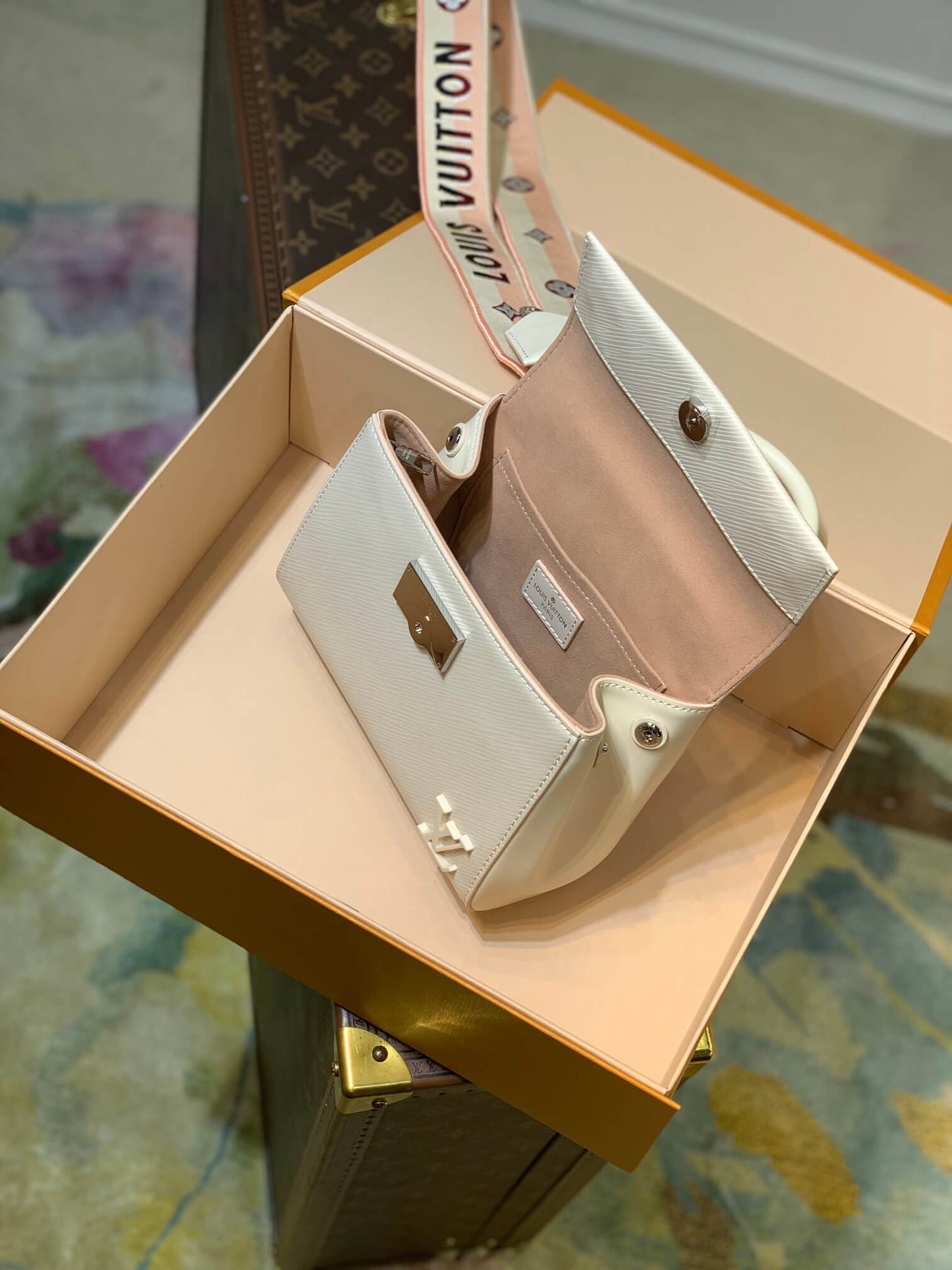 m58928 cluny monogram 20cm dirty white