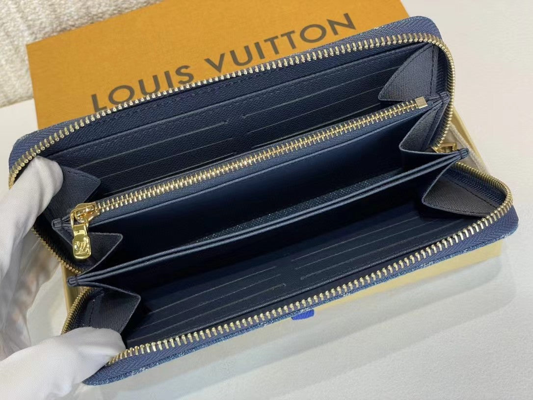 m82958 zippy wallet blue