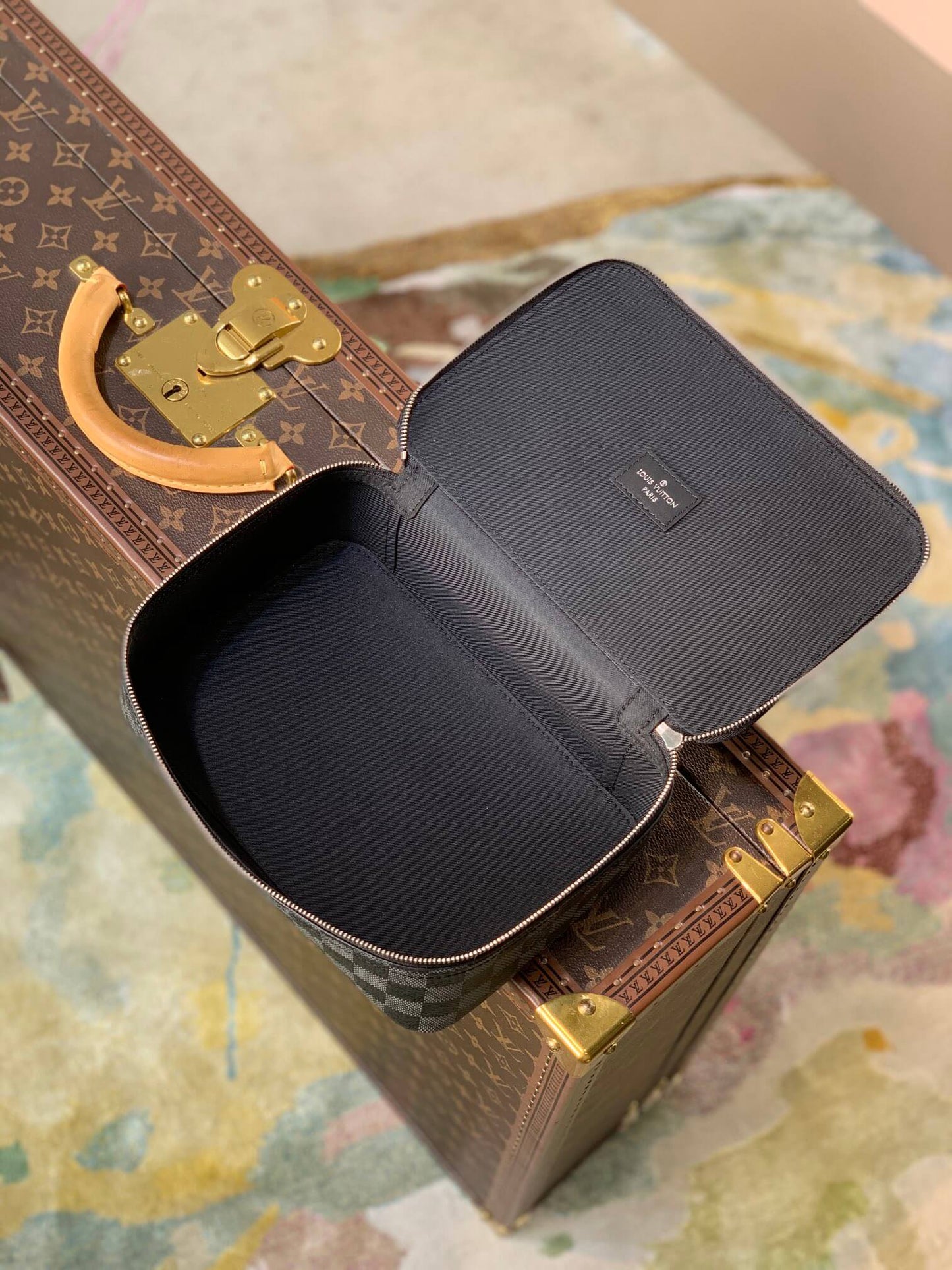 n40182 cosmetic bag black damier 22 4cm