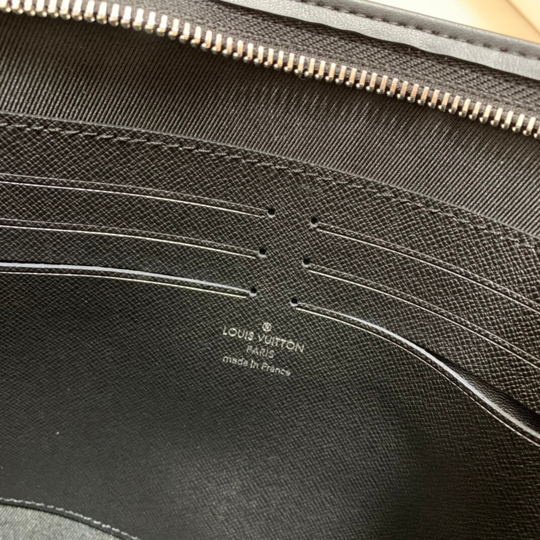 n41696 poche toilette nm mens bag 25cm monogram