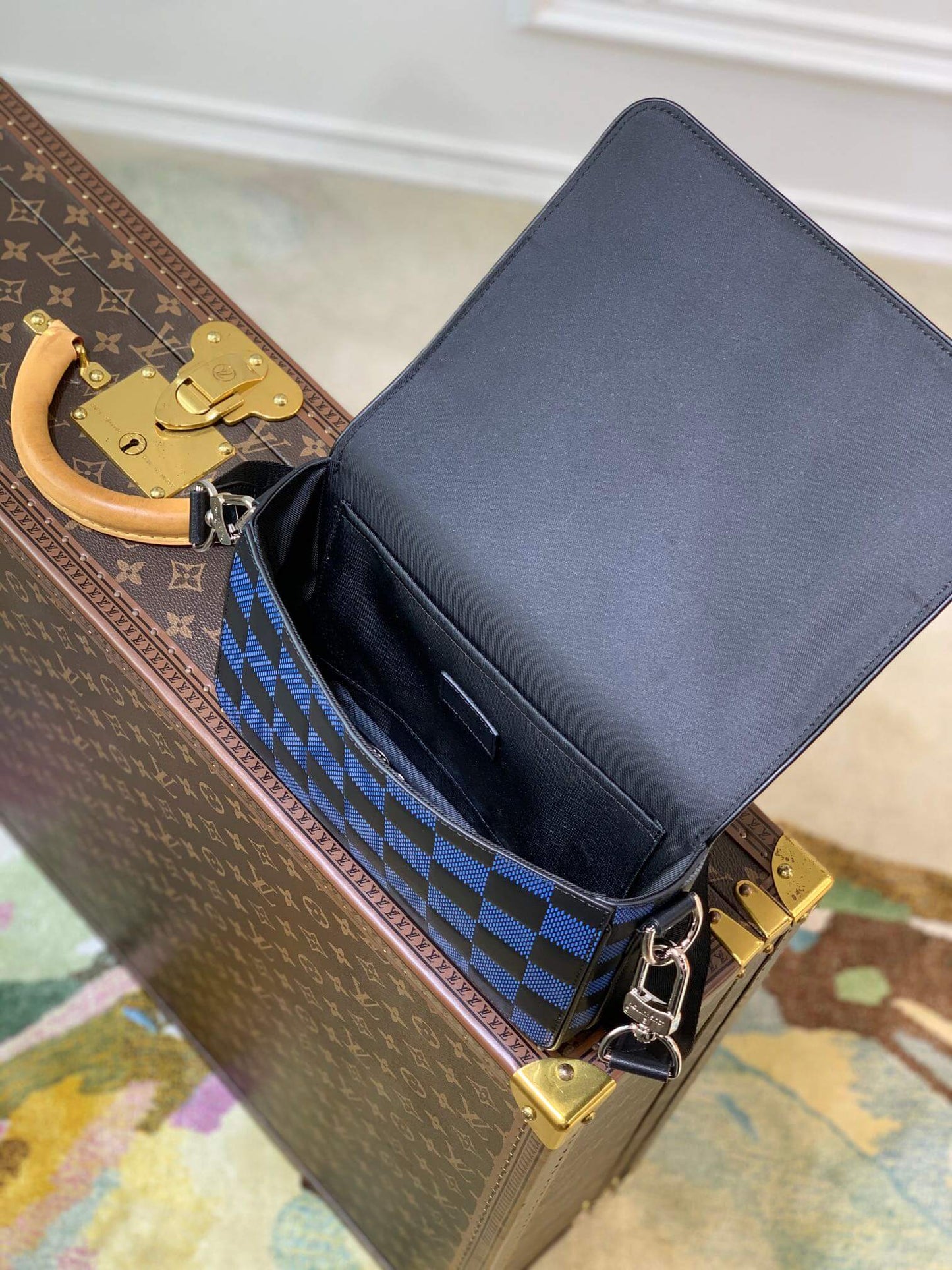 n50037 duo messenger monogram shadow 26cm blue µĸ±±¾