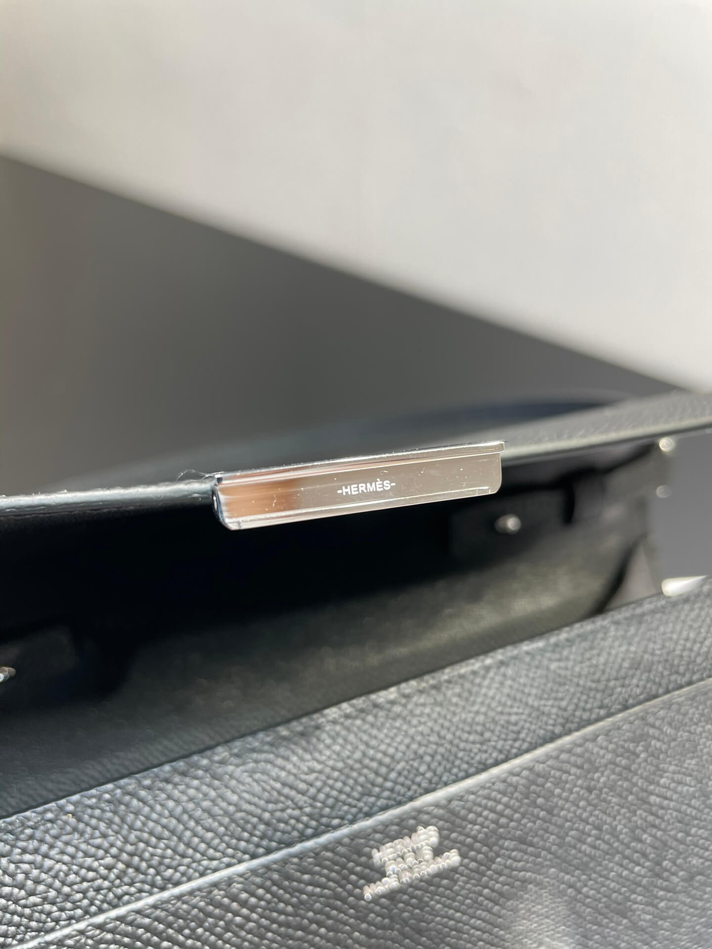 hm constance to to silver black epsom crossbody bag e7098875