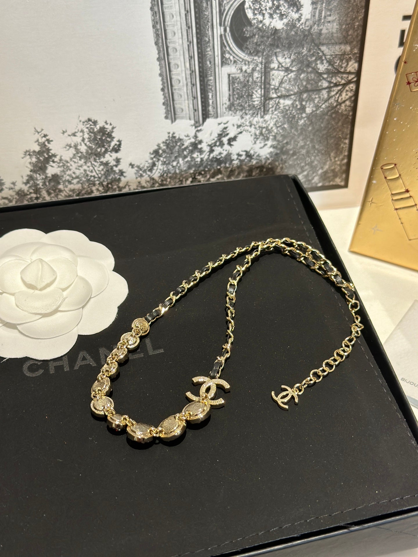 hot selling fashionable exquisite and luxurious 10 pink diamond black woven leather choker xlc43