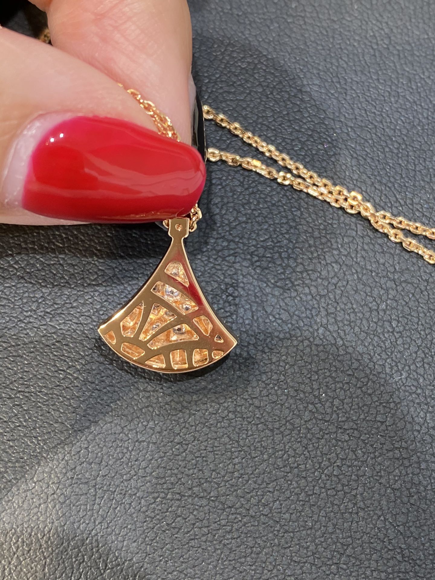 classic small full diamond chain skirt childrens fan necklace xlc42