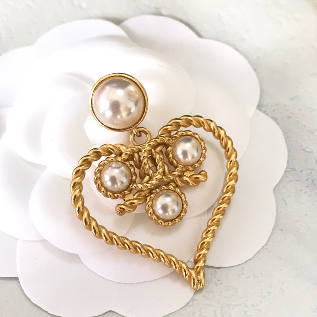 love double c pearl hollow gold earrings eha149