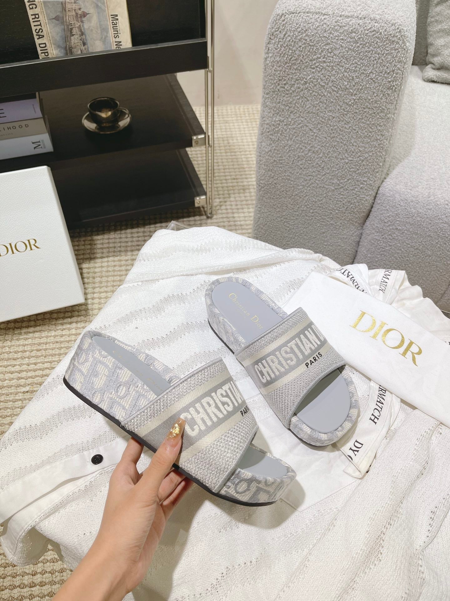 slope heel thick sole beach exposed toe light blue mens one line slippers xzh210