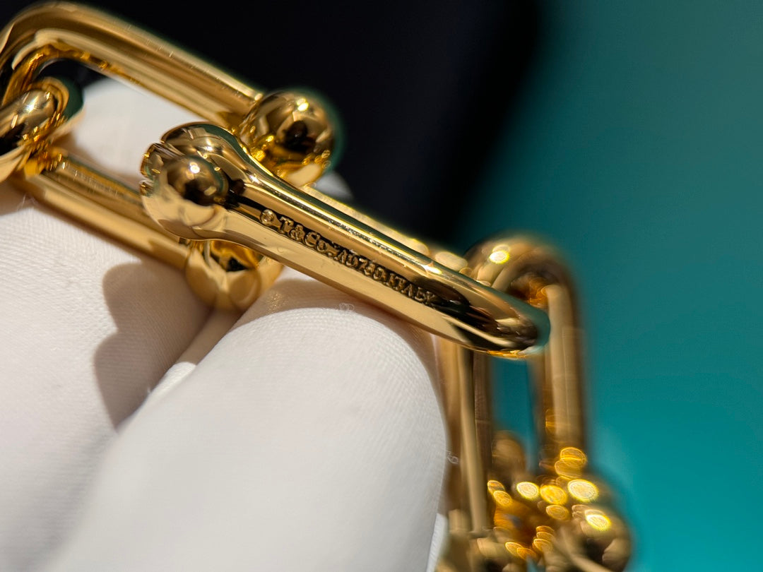 chain link light gold luxury u shaped interlocking gold bracelet slc21