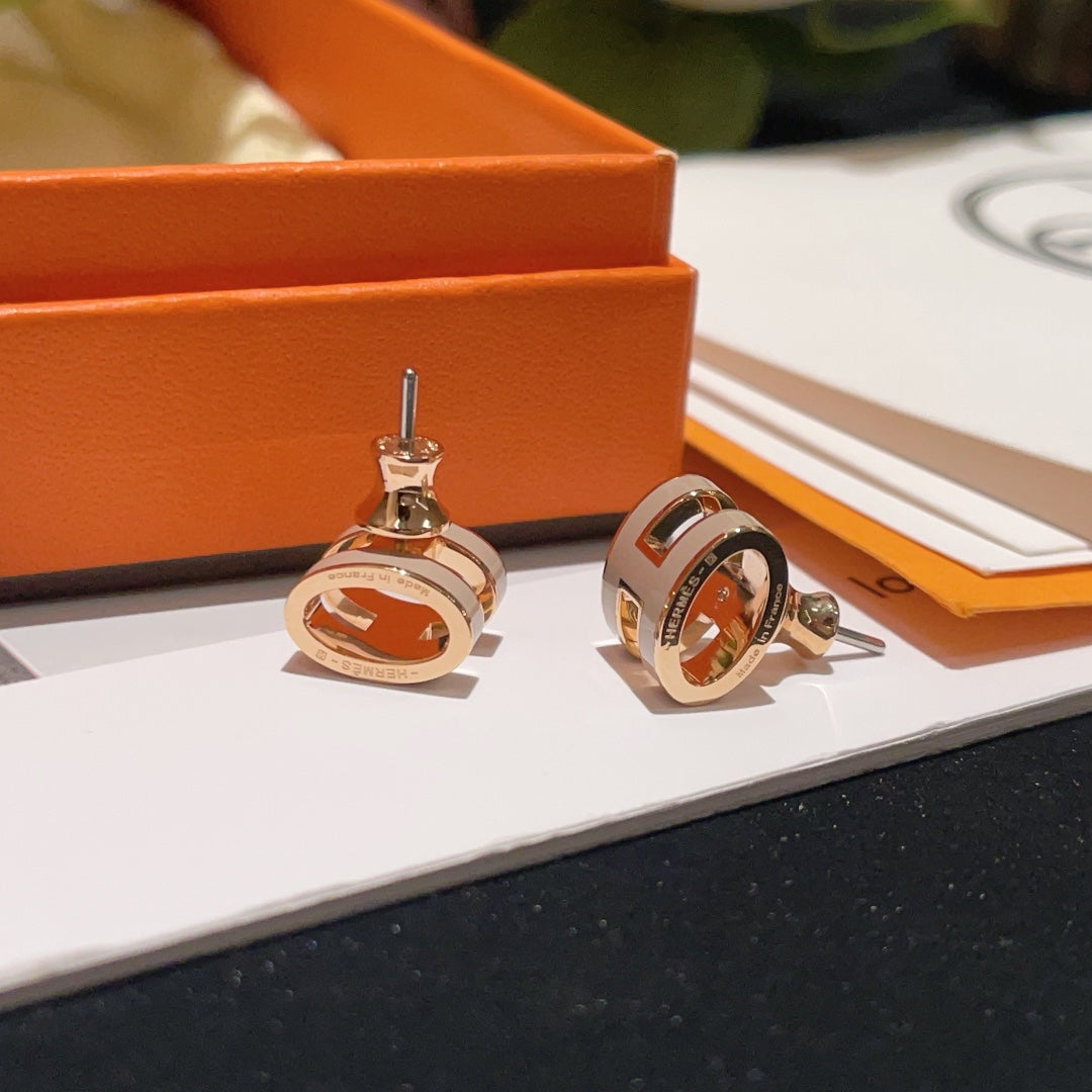 h enamel white thick plated 18k rose gold earrings ehc50