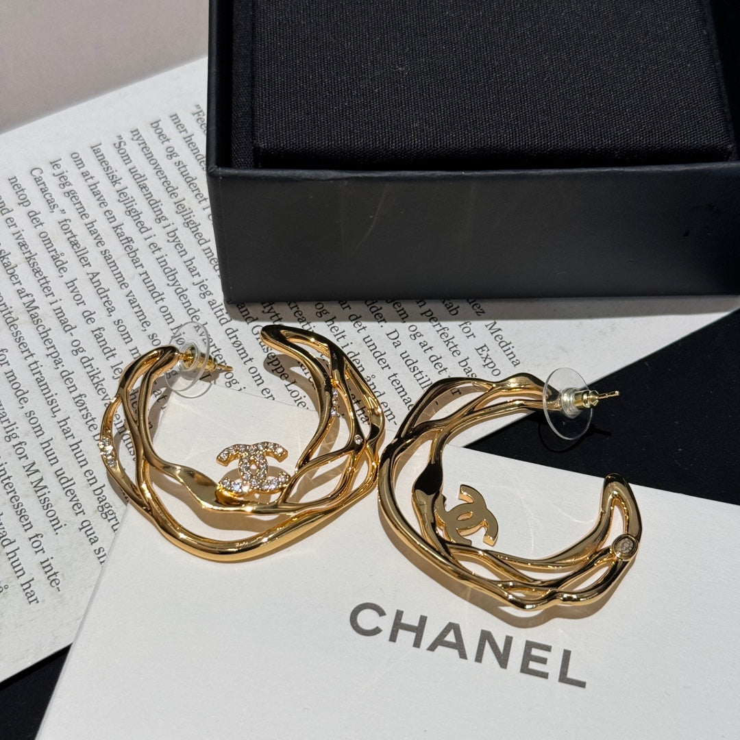 24p gold mesh curved c diamond earrings ehc81