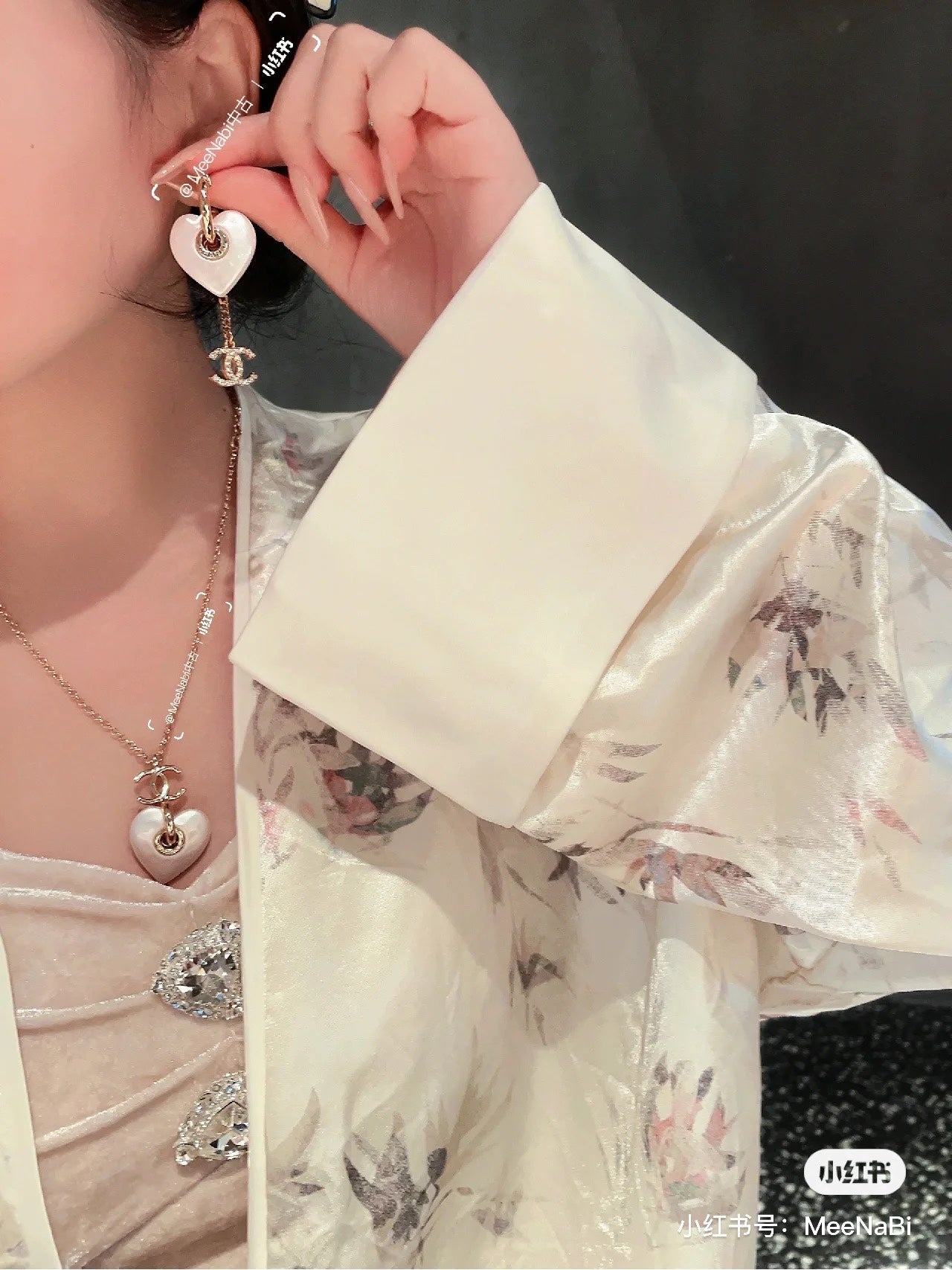 milk white peach heart perforated gold necklace xlc65