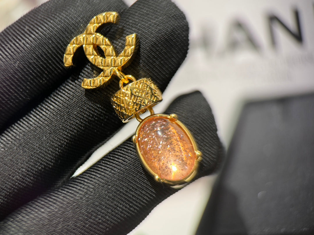 24p pink gemstone letter gold diamond grid earrings ehc60