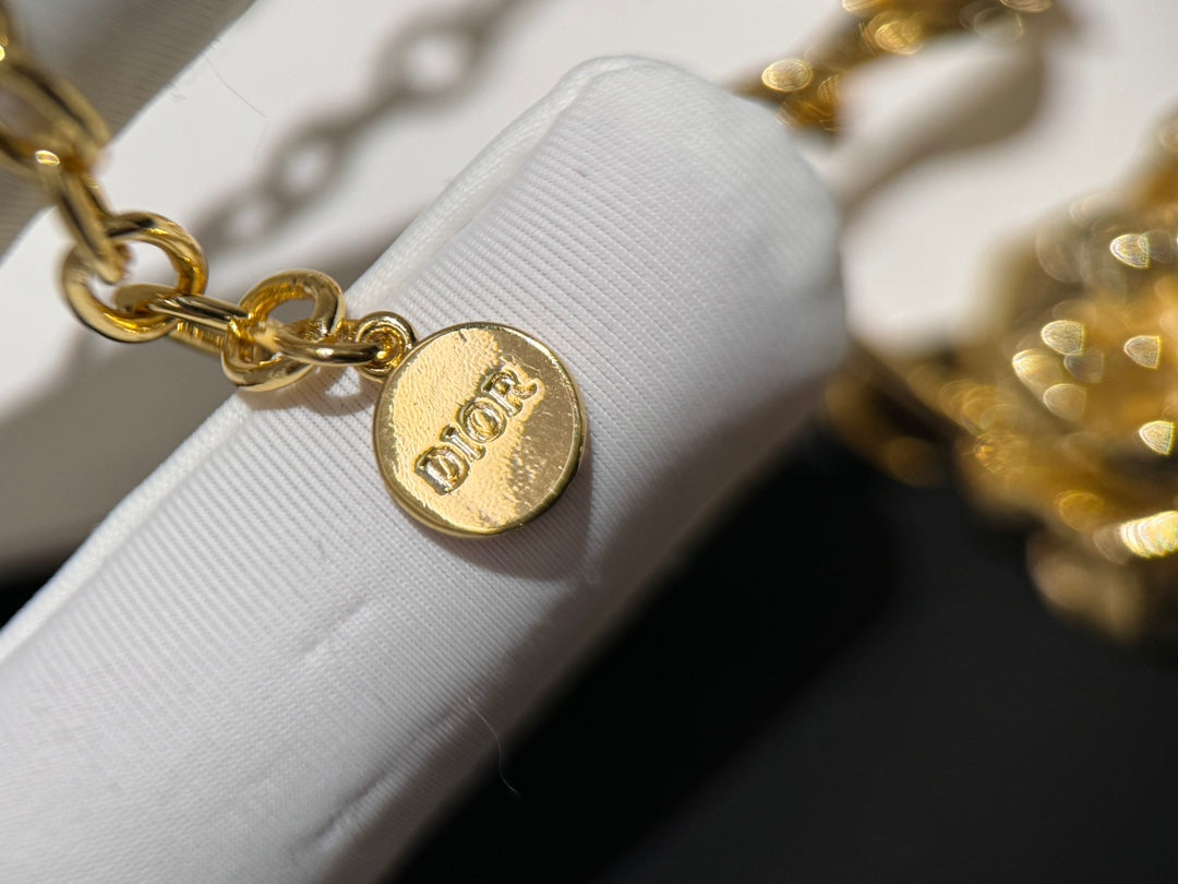 golden rose five layer pearl star necklace xlc64