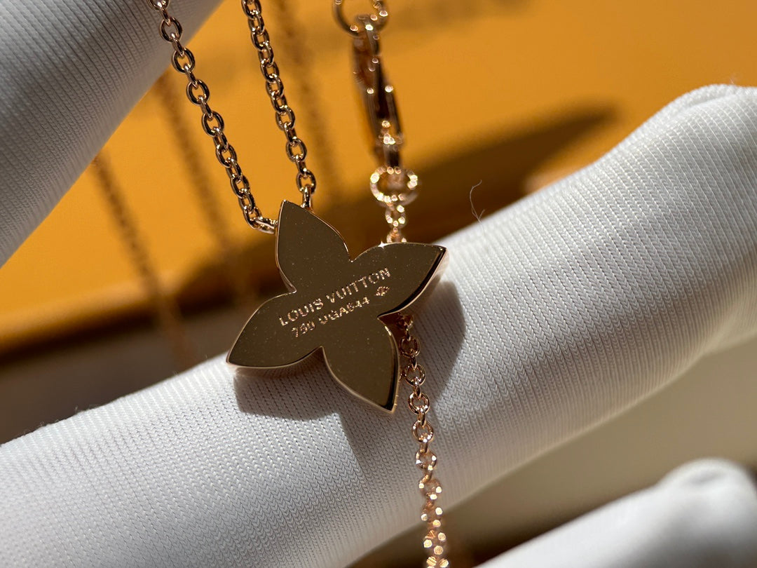 18k rose gold pointed leaf flower set diamond necklace xlc83