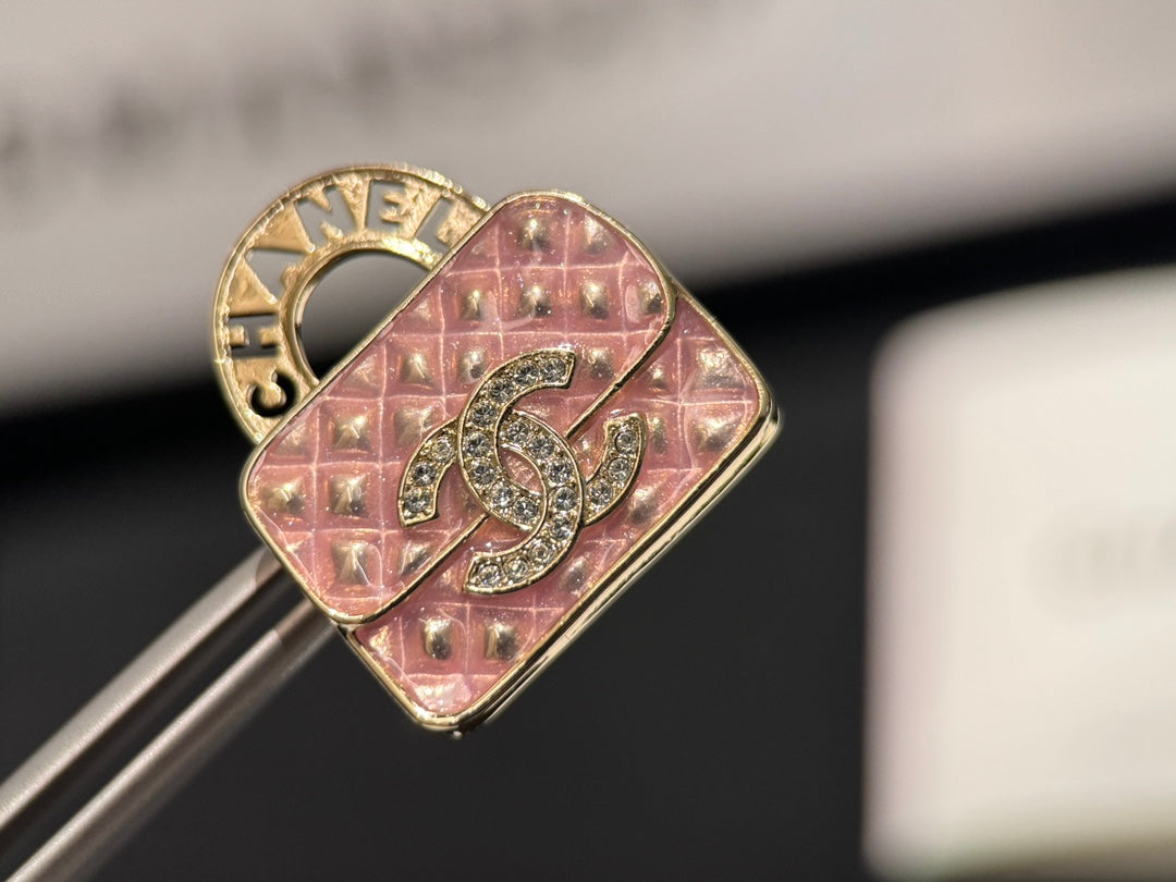 classic white pink diamond patterned metal bag design xzc23